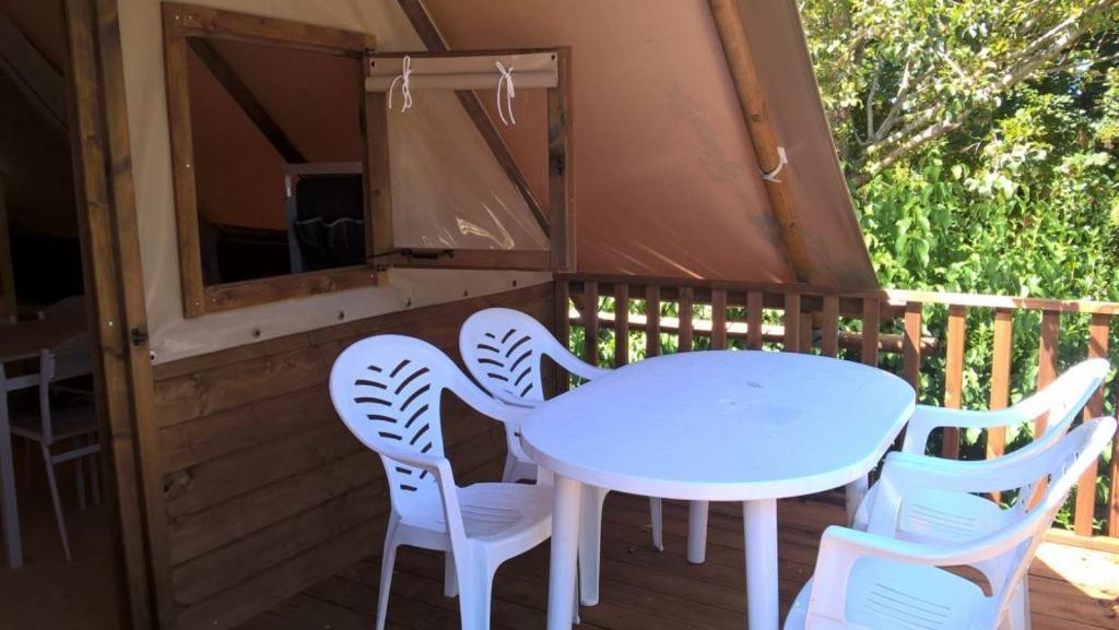 Camping Onlycamp La Confluence Savonnieres Exterior photo